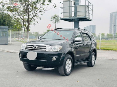 Xe Toyota Fortuner 2.7V 4x4 AT 2011