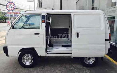 Ô tô tải Van Suzuki Carry Van màu trắng