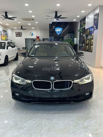 BMW 32***.000 km Đen