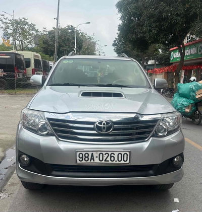 Toyota Fortuner 2013 Bạc 95000 km