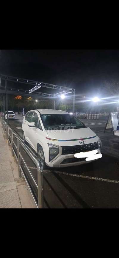 Hyundai Stargazer 2022 AT Trắng