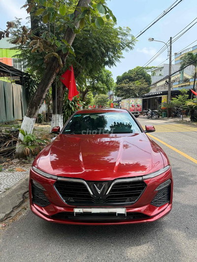 VinFast Lux A2.0 Turbo Đỏ