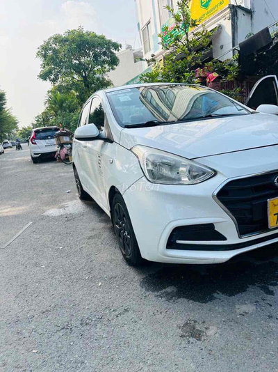 Hyundai Grand i10 Trắng