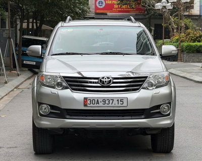 Toyota Fortuner 2015 Bạc 80000 km
