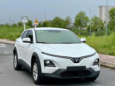 Xe điện VinFast VF6 Trắng Đỏ