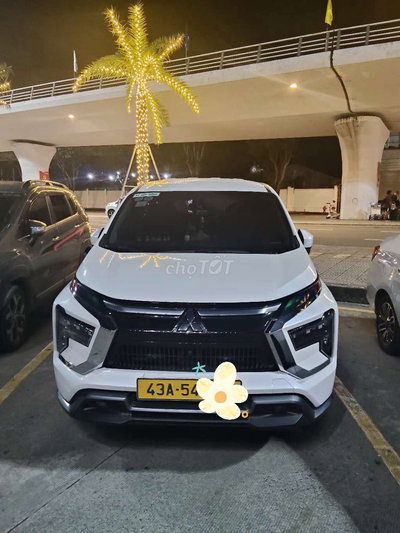 Mitsubishi Xpander premium Trắng 7 chỗ
