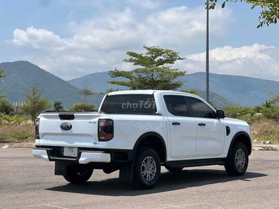 Ford Ranger XLS 1 cầu Trắng 30000 km