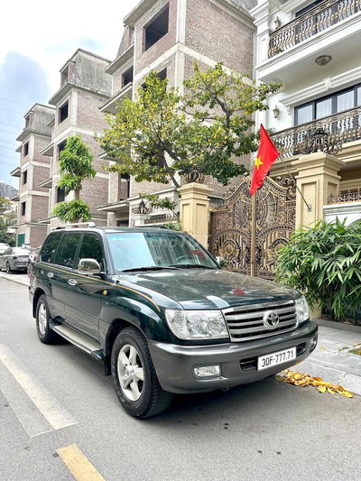 Toyota Land Cruiser 100 Xanh rêu