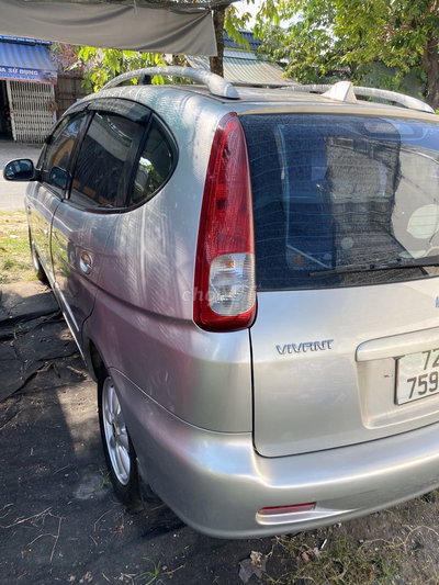 Chevrolet Vivante 7 chỗ Bạc