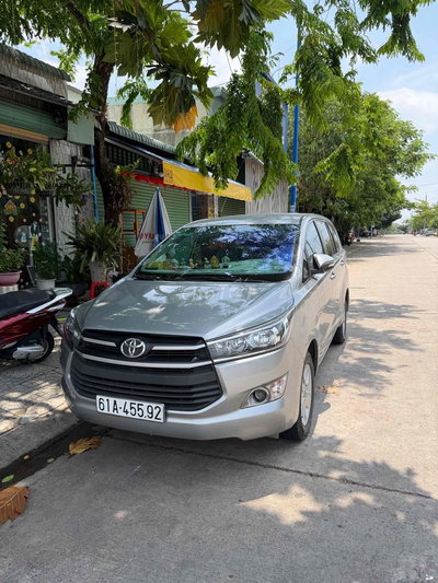 Toyota Innova E 2018 Số sàn Bạc