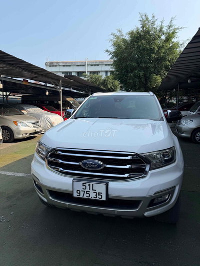 Ford Everest 2019 Titanium Trắng