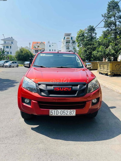 Isuzu Dmax 2016 4x2AT Máy dầu nhập khẩu xe đẹp