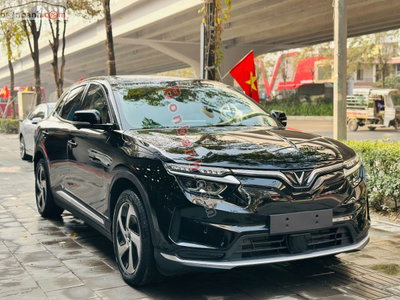 Xe VinFast VF8 S 2024