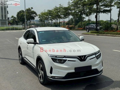Xe VinFast VF8 Eco AWD 2023