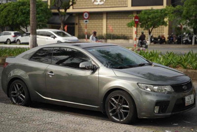 Kia Cerato Koup 2010 Xám 200000 km