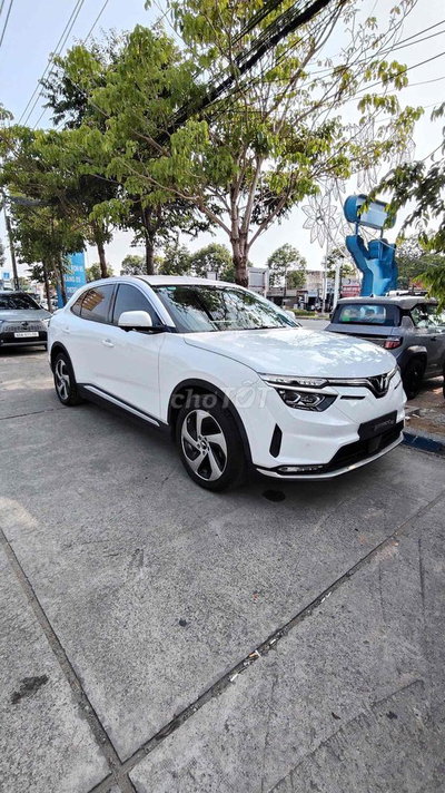VinFast VF8 2023 Eco - 49000 km