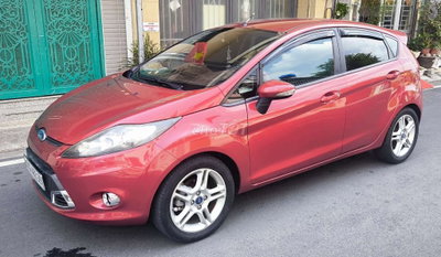 Ford Fiesta gia đình dùng mới keng giao lưu