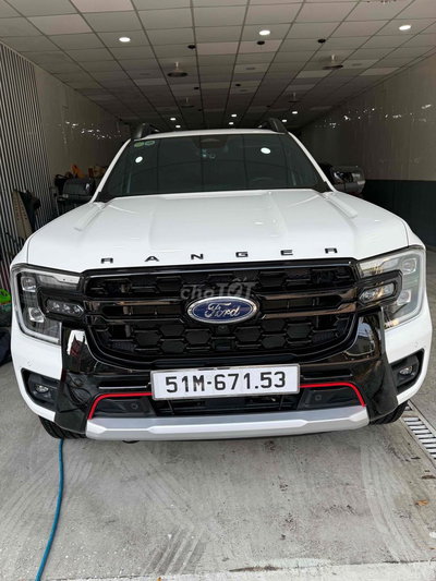 Ford Ranger Stomtrak 2025 Trắng Siêu Lướt 1700Km