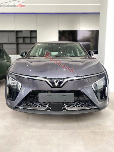 Xe VinFast VF7 Eco 2026