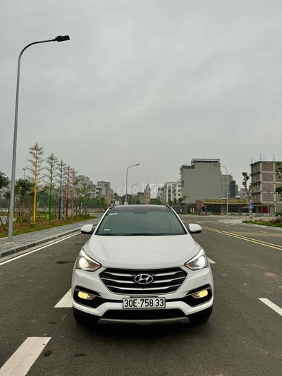 Hyundai Santa Fe Trắng 7 chỗ