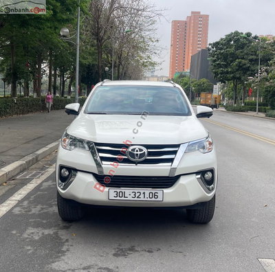 Xe Toyota Fortuner 2.7V 4x2 AT 2019