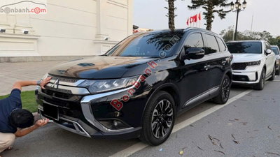 Xe Mitsubishi Outlander 2.0 CVT Premium 2020