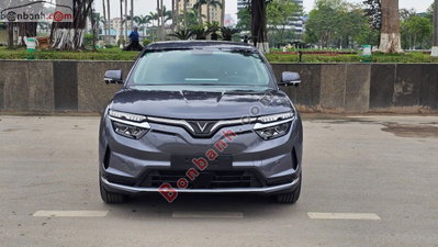 Xe VinFast VF8 S 2024