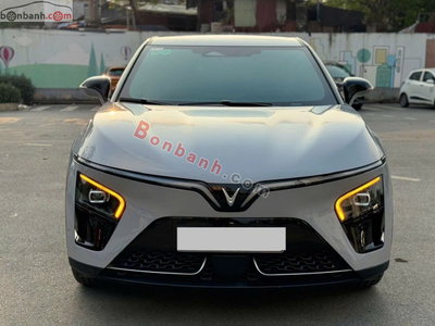 Xe VinFast VF7 Plus 2025