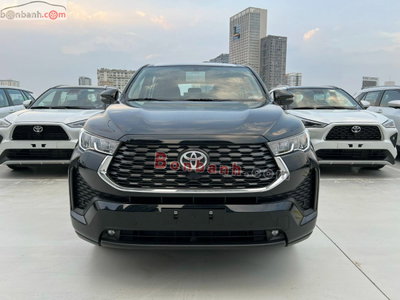 Xe Toyota Innova Cross 2.0V CVT 2026