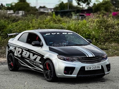 Kia Forte 2009 Koup 2.0 AT - 160000 km