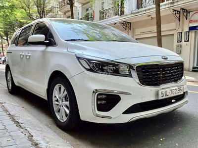 Gia đình bán xe KIA Sedona bản full dầu SX 2021