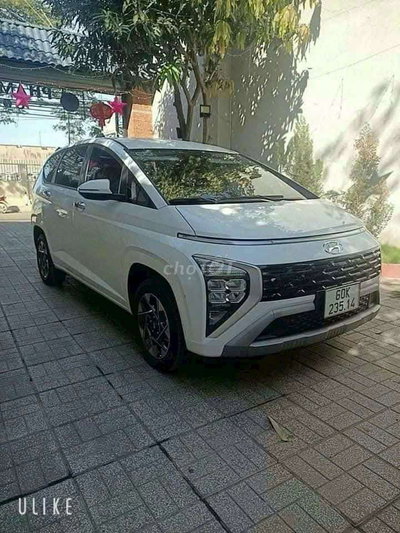 Hyundai Stargazer 7 chỗ Trắng