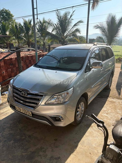 Toyota Innova 2013 2.0E - 99999 km