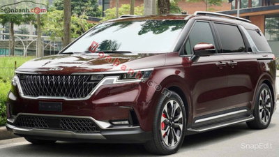 Xe Kia Carnival Signature 2.2D 2023