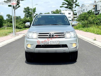 Xe Toyota Fortuner 2.5G 2010