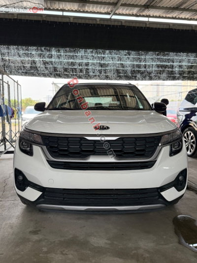 Xe Kia Seltos Deluxe 1.4 AT 2020