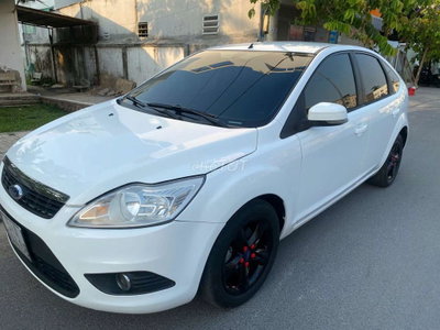 Ford Focus 2011 màu trắng số tự động - 100000 km