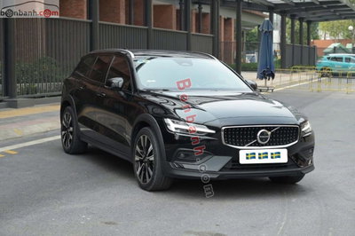 Xe Volvo V60 Cross Country B5 AWD 2022