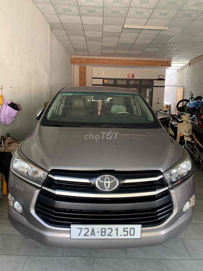 Toyota Innova Xám 8 chỗ
