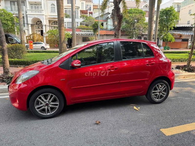 Toyota Yaris màu Đỏ