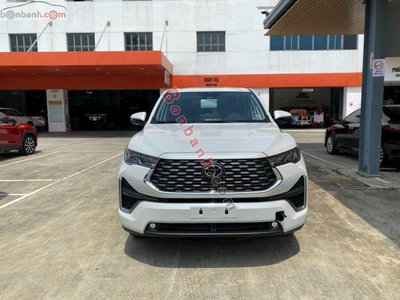 Xe Toyota Innova Cross HEV 2.0 CVT 2025