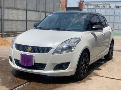 Chính chủ Suzuki Swift 2015 Trắng 35228 km