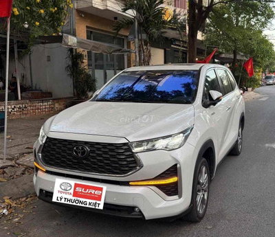 Toyota Innova Cross 2023 2.0HEV giá tl mạnh