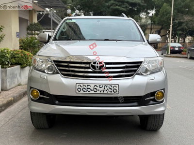 Xe Toyota Fortuner 2.7V 4x4 AT 2016