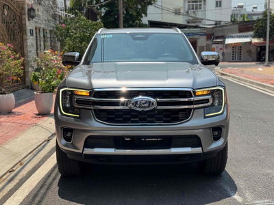 Everest Titanium 1 Cầu Xe Bán Tại Hãng Ford
