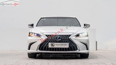 Xe Lexus ES 300h 2021