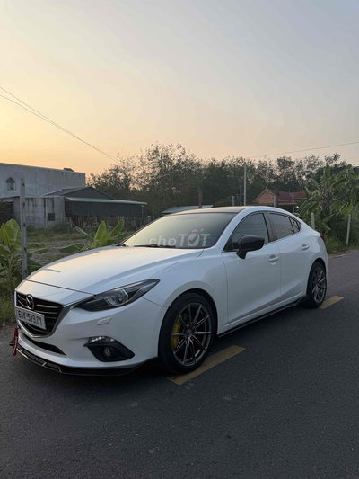 Mazda 3 2.0 2015 Trắng 88000 Km