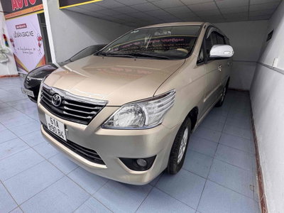 Toyota Innova 2013 Vàng cát 7 chỗ