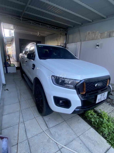 Ford Ranger Trắng 5 chỗ