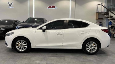 Mazda 3 màu Trắng
